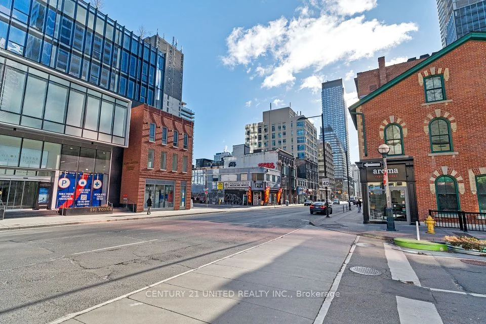 591 Yonge Street 205, Toronto C01, ON M4Y 0H6