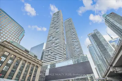 100 Harbour Street 1010, Toronto C01, On M5j 0b5