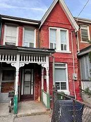 7 Henry Street, Toronto C01, On M5t 1w9