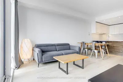 488 University Avenue 4811, Toronto C01, On M5g 0c1