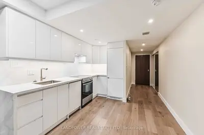 711 Bay Street 321, Toronto C01, On M5g 2j8