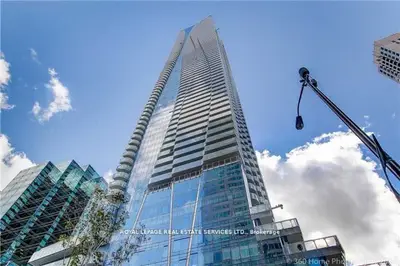 1 Bloor Street E 2504, Toronto C08, On M4w 0a8
