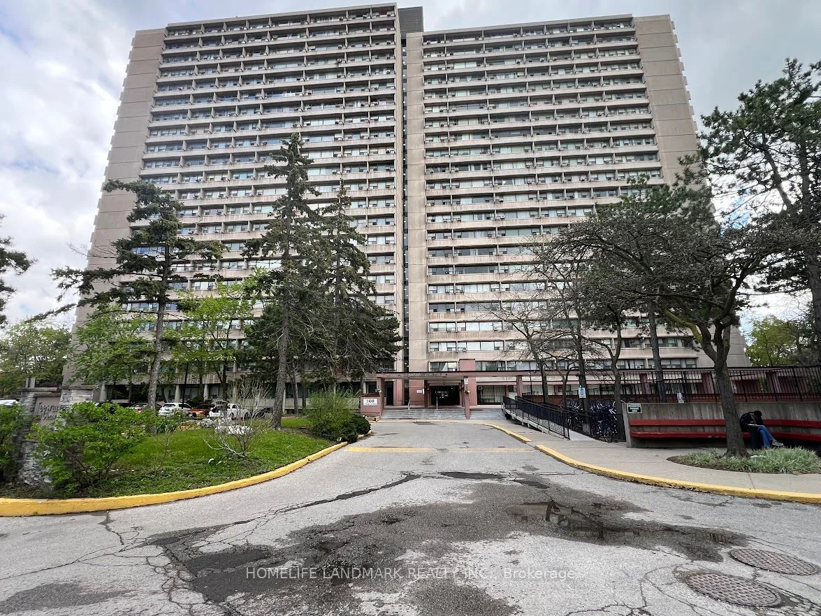 100 Leeward Glenway 612, Toronto C11, ON M3C 2Z1