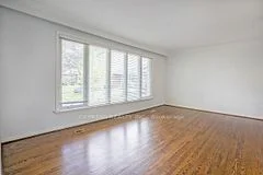 16 Donewen Court Main, Toronto C13, On M4a 1p8