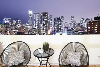 40 Homewood Avenue 1803, Toronto C08, On M4y 2k2