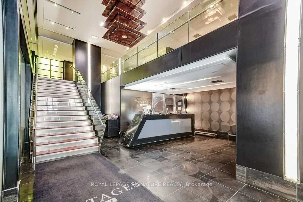 210 Victoria Street Ph10, Toronto C08, On M5b 2r3