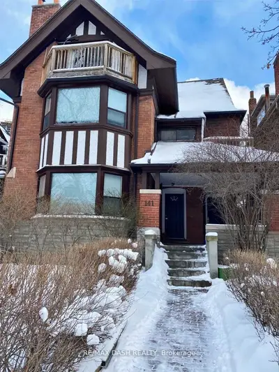 141 Admiral Road 102, Toronto C02, On M5r 2l7