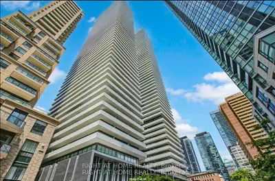 50 Charles Street East Street W 3409, Toronto C08, On M4y 0c3