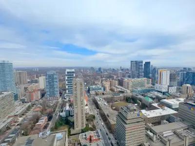 386 Yonge Street 3806, Toronto C01, On M5b 0a5