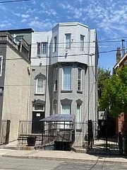 206 Carlton Street B101, Toronto C08, On M5a 2l1
