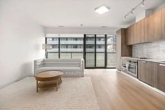 50 Charles Street E 4307, Toronto C08, On M4y 0c3