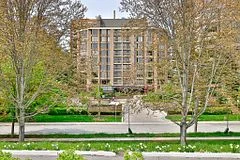 70 Rosehill Avenue 203, Toronto C09, On M4t 2w7