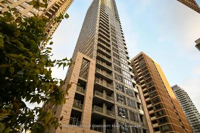 21 Balmuto Street Ph3501, Toronto C01, On M4y 1w4
