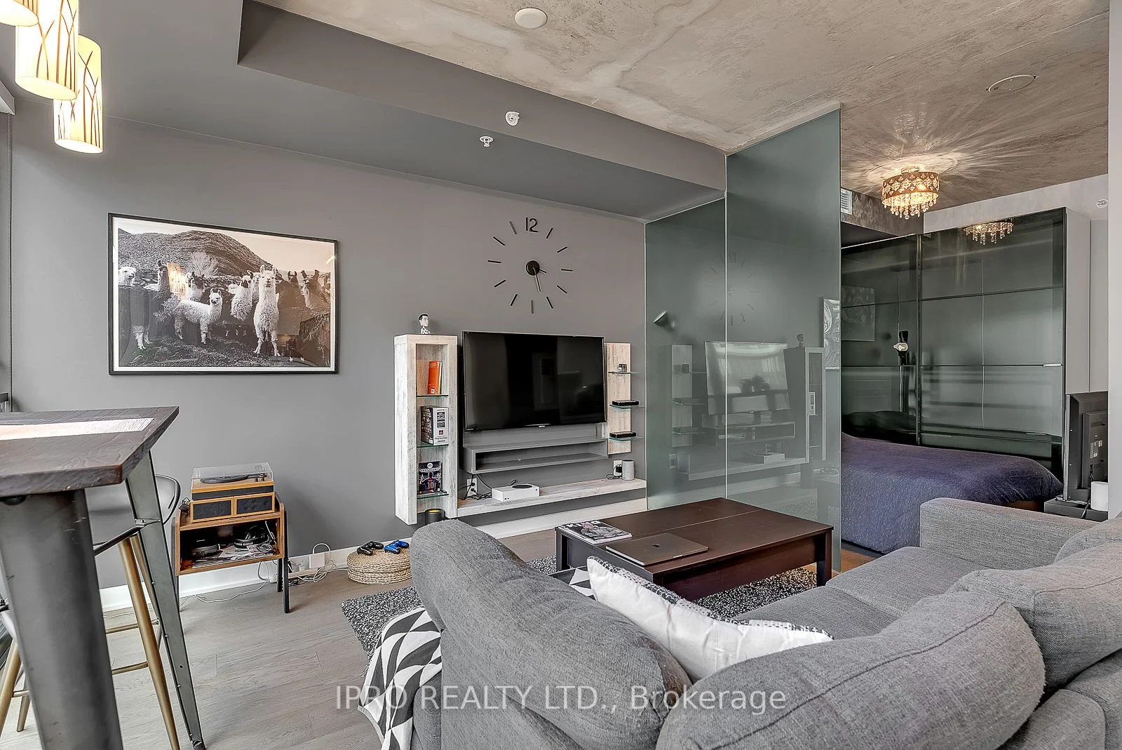 629 King Street 622, Toronto C01, ON M5V 0G9