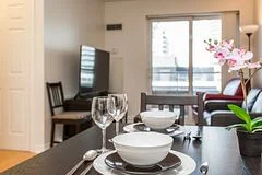 250 Wellington Street W 1543, Toronto C01, ON M5V 2V4