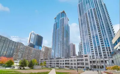 761 Bay Street 711, Toronto C01, On M5g 2r2
