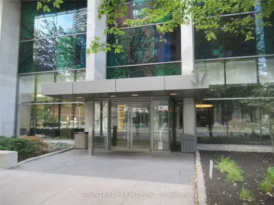 37 Grosvenor Street 1708, Toronto C01, On M4y 3g5