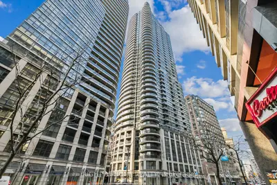 21 Carlton Street 707, Toronto C08, On M5b 1l3
