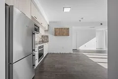 50 Mccaul Street 1114, Toronto C01, On M5t 1v9