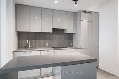 7 Grenville Street 4601, Toronto C01, On M4y 0e9