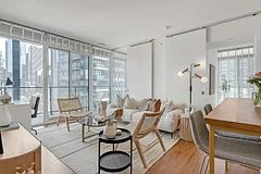 125 Peter Street 2309, Toronto C01, On M5v 2g9