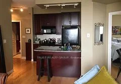 100 Hayden Street 1801, Toronto C08, On M4y 3c7