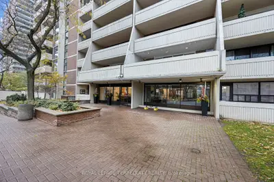 40 Homewood Avenue 709, Toronto C08, On M4y 2k2