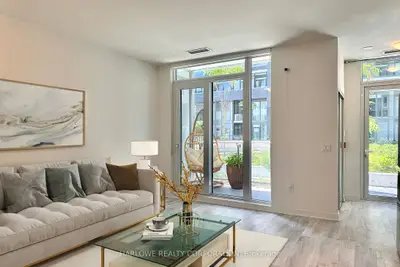 60 Princess Street 111 Se, Toronto C08, On M5a 2c7