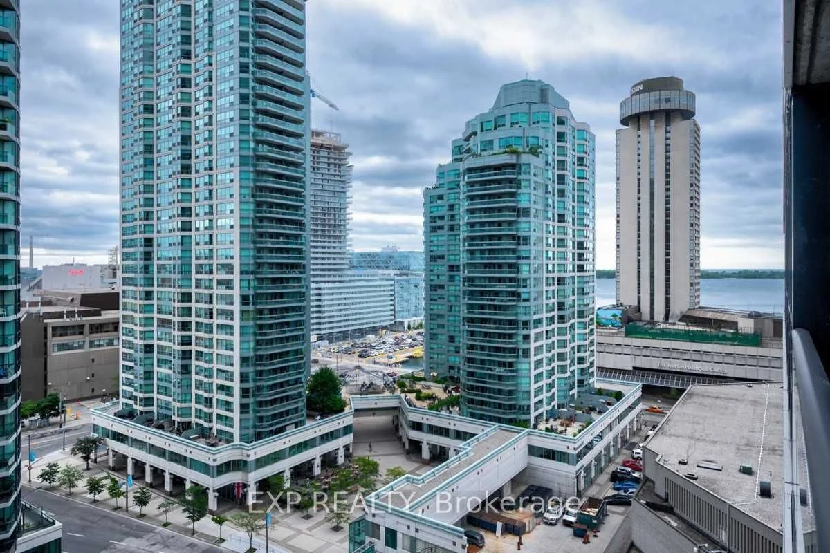 33 Bay Street 1406, Toronto C01, On M5j 2z3