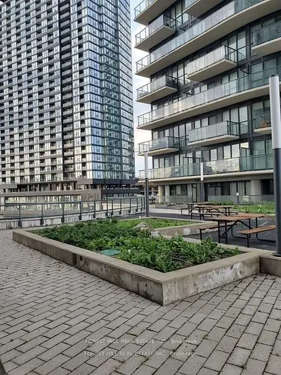 49 East Liberty Street E 1212, Toronto C01, On M6k 0b2