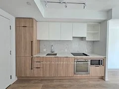 82 Dalhousie Street 811, Toronto C08, On M5b 2p7