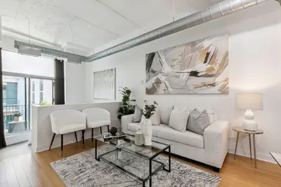 155 Dalhousie Street Ph37, Toronto C08, On M5b 2p7