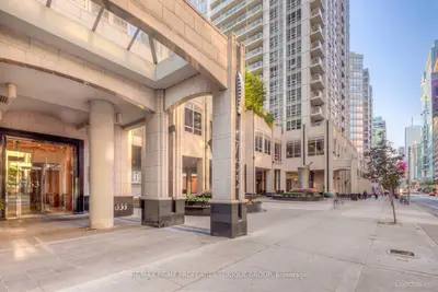 763 Bay Street 1904, Toronto C01, On M5g 2r3