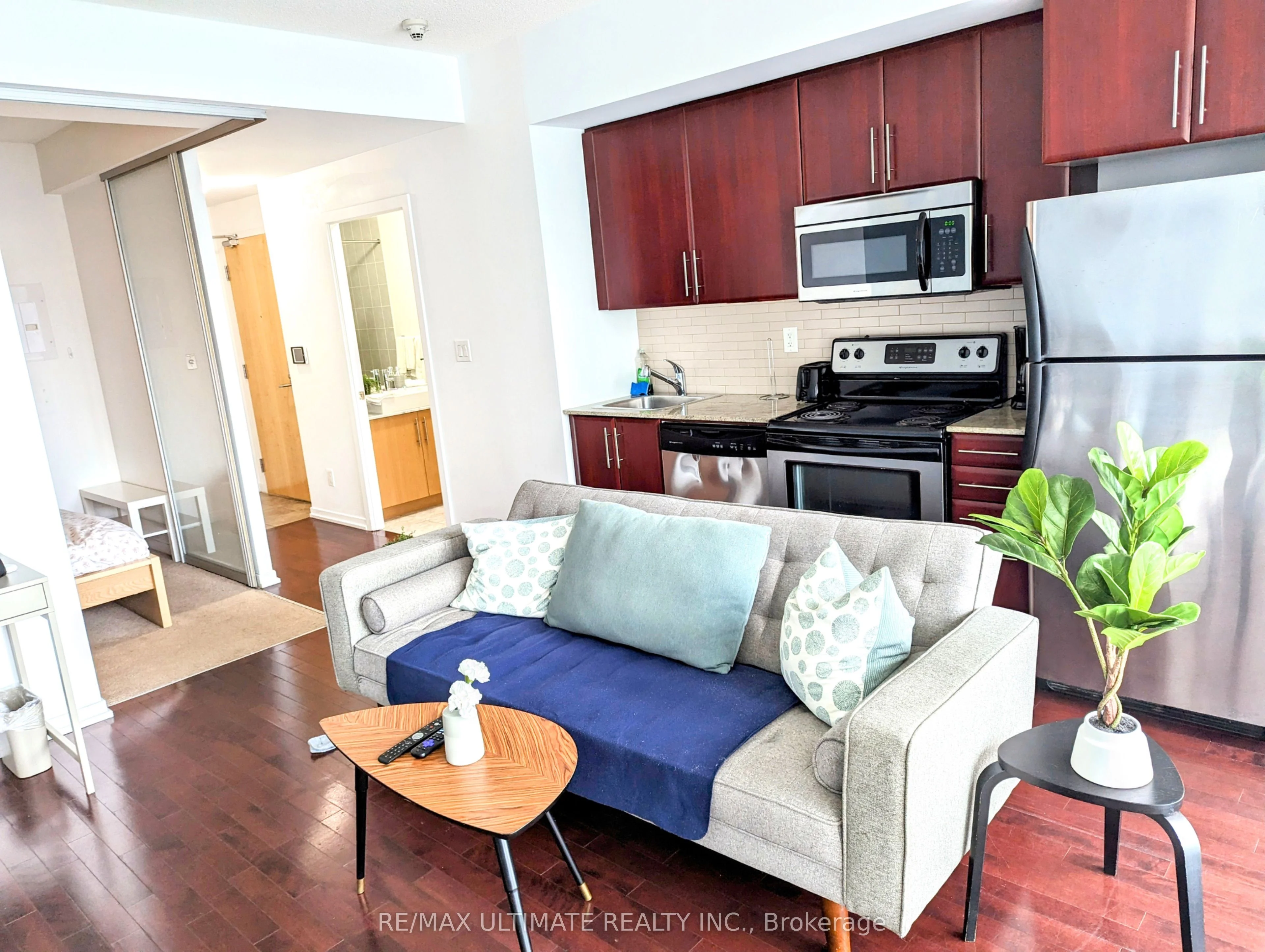Condo Apartment in Toronto