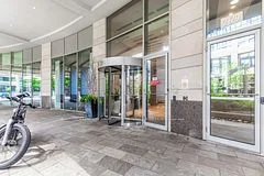 2181 Yonge Street 2305, Toronto C10, On M4s 3h7