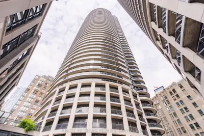 21 Carlton Street 1010, Toronto C08, On M5b 1l2