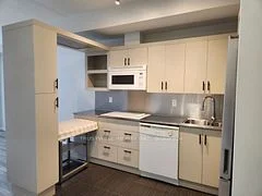 111 Elizabeth Street 1251, Toronto C01, On M5g 1p7