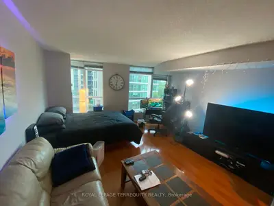 219 Fort York Boulevard 407, Toronto C01, On M5v 1b1