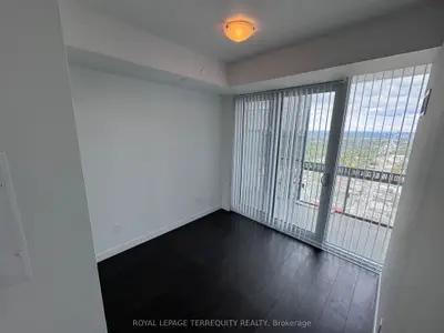 8 Eglinton Avenue E 4706, Toronto C10, On M4p 0c1