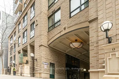 35 Hayden Street 1305, Toronto C08, On M4y 3c3