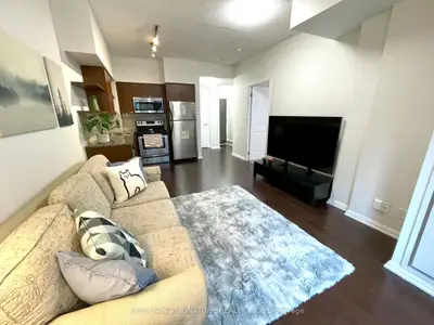 35 Hayden Street 909, Toronto C08, On M4y 3c3