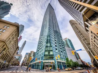 8 The Esplanade Street 4007, Toronto C01, On M5e 0a6