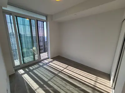 8 Eglinton Avenue E 3704, Toronto C10, On M4p 0c1