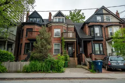 61 Sussex Avenue Lower, Toronto C01, On M5s 1j8