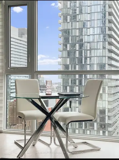 290 Adelaide Street W 1904, Toronto C01, On M5v 0p3
