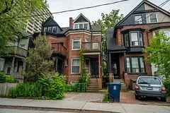 61 Sussex Avenue Upper, Toronto C01, ON M5S 1J8