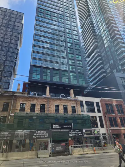 327 King Street W 705, Toronto C01, On M5v 0w7
