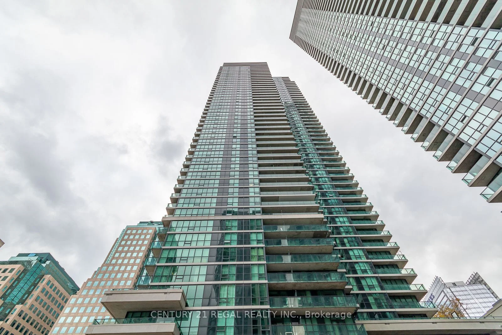 18 Harbour Street 1003, Toronto C01, ON M5J 2Z6