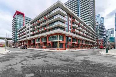 38 Iannuzzi Street 739, Toronto C01, On M5v 0s2