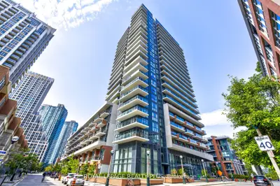 38 Iannuzzi Street 2111, Toronto C01, On M5v 0s2